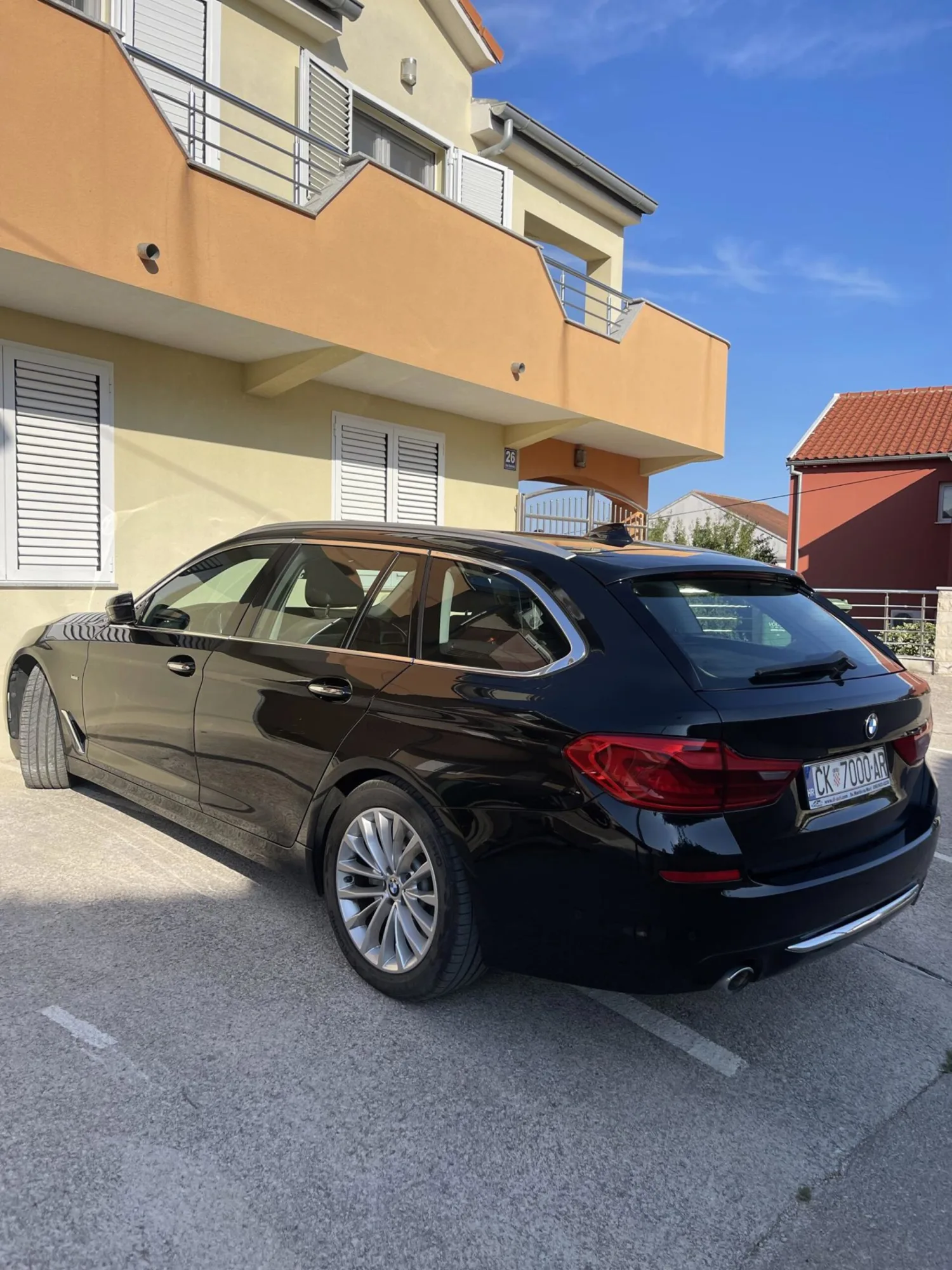 BMW Serija 5 530 xd Toureg Luxury — fotografija 11