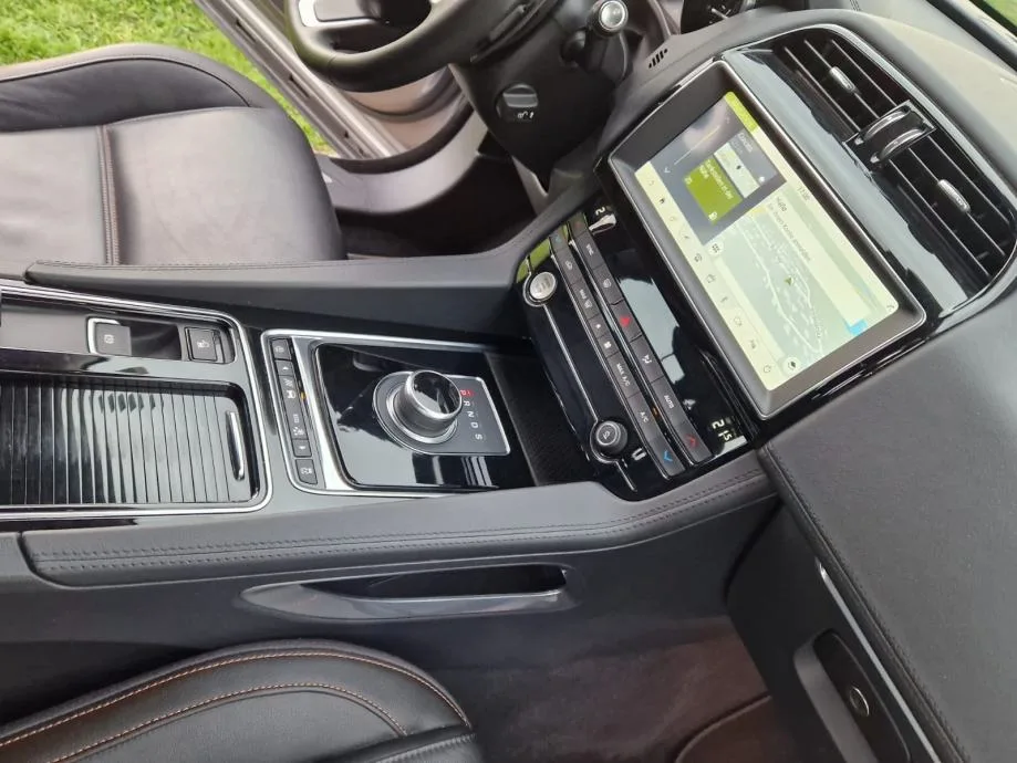 Jaguar F-Pace 2.0 AWD 4×4 automatik — fotografija 5