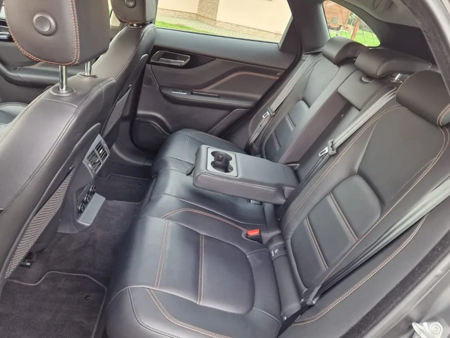 Jaguar F-Pace 2.0 AWD 4×4 automatik — fotografija 8