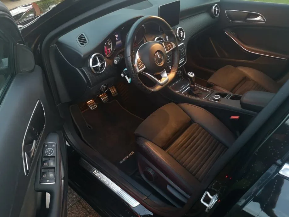 Mercedes-Benz A 180 AMG Full oprema — fotografija 22
