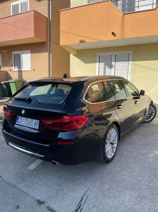 BMW Serija 5 Touring 530d Xdrive Luxury automatik — fotografija 4