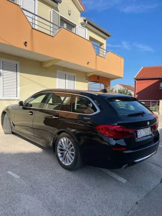 BMW Serija 5 Touring 530d Xdrive Luxury automatik — fotografija 14