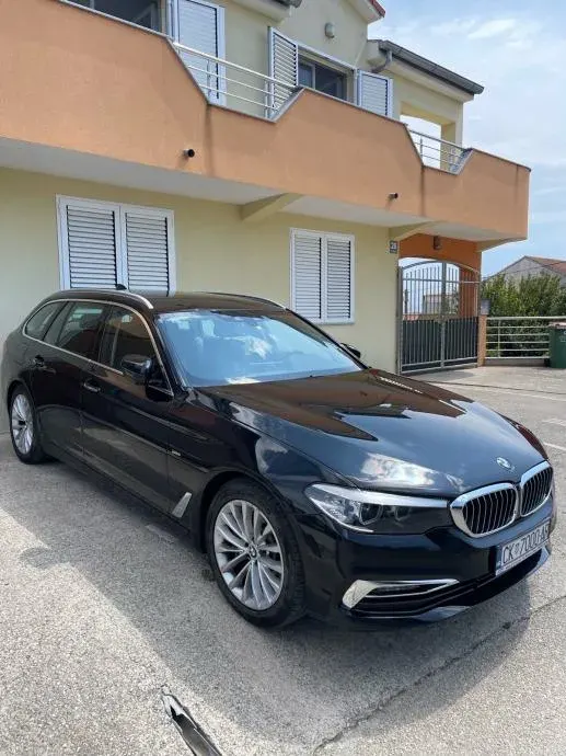 BMW Serija 5 Touring 530d Xdrive Luxury automatik