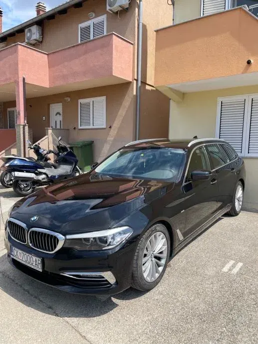 BMW Serija 5 Touring 530d Xdrive Luxury automatik — fotografija 10
