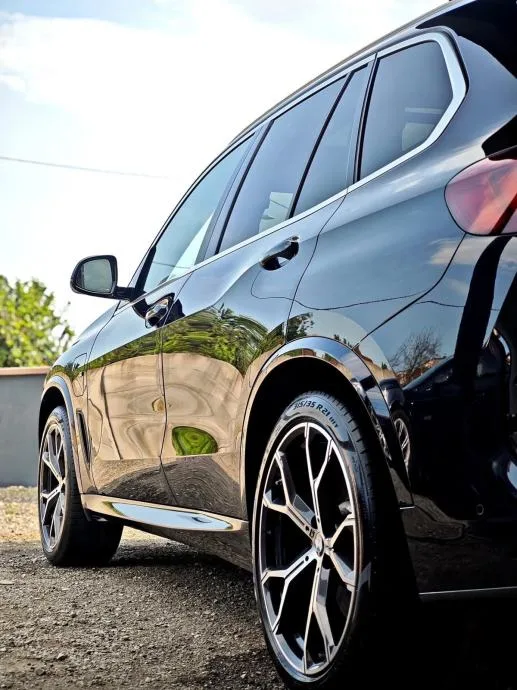BMW X5 xDrive45e — fotografija 4