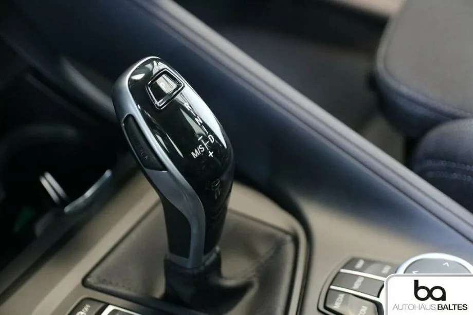 BMW X1 sDrive18d ConnectedDrive — fotografija 10