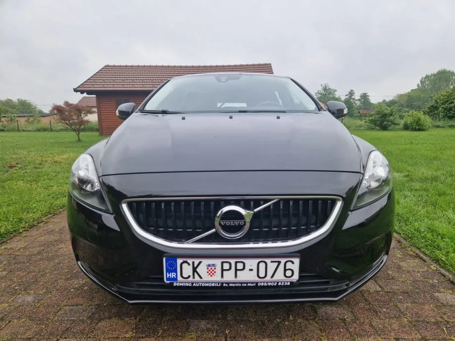 Volvo V40 D2 — fotografija 1