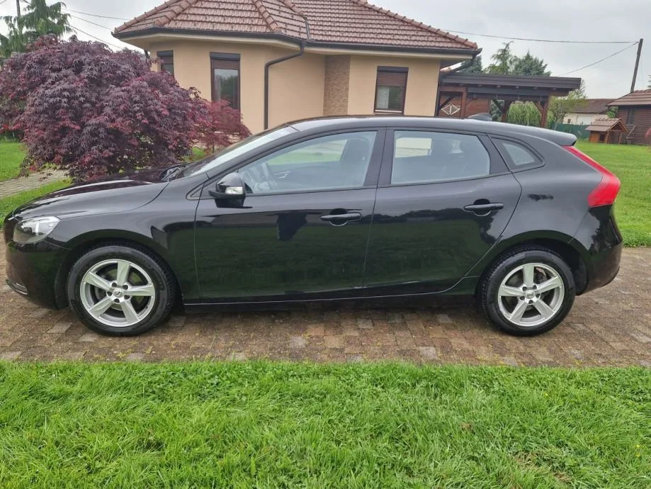 Volvo V40 D2 — fotografija 2