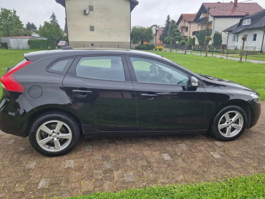 Volvo V40 D2 — fotografija 13