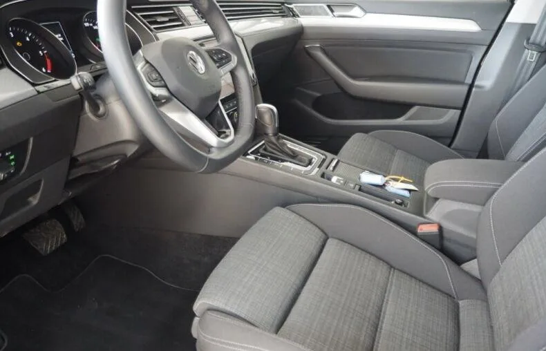 VW Passat 2.0 TDI DSG business — fotografija 2
