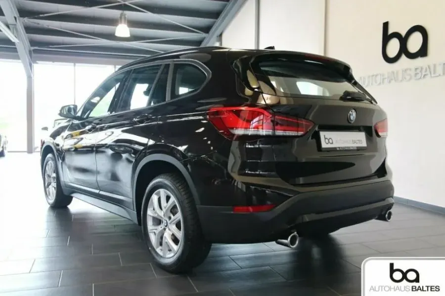 BMW X1 sDrive18d ConnectedDrive — fotografija 3
