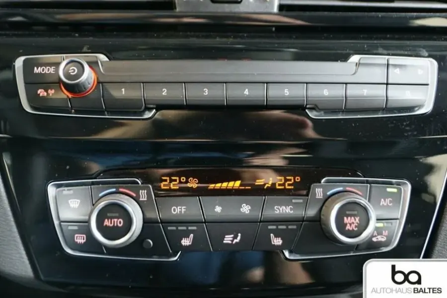 BMW X1 sDrive18d ConnectedDrive — fotografija 8