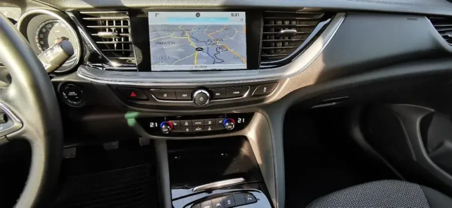 Opel Insignia Sports Tourer Dynamic — fotografija 11