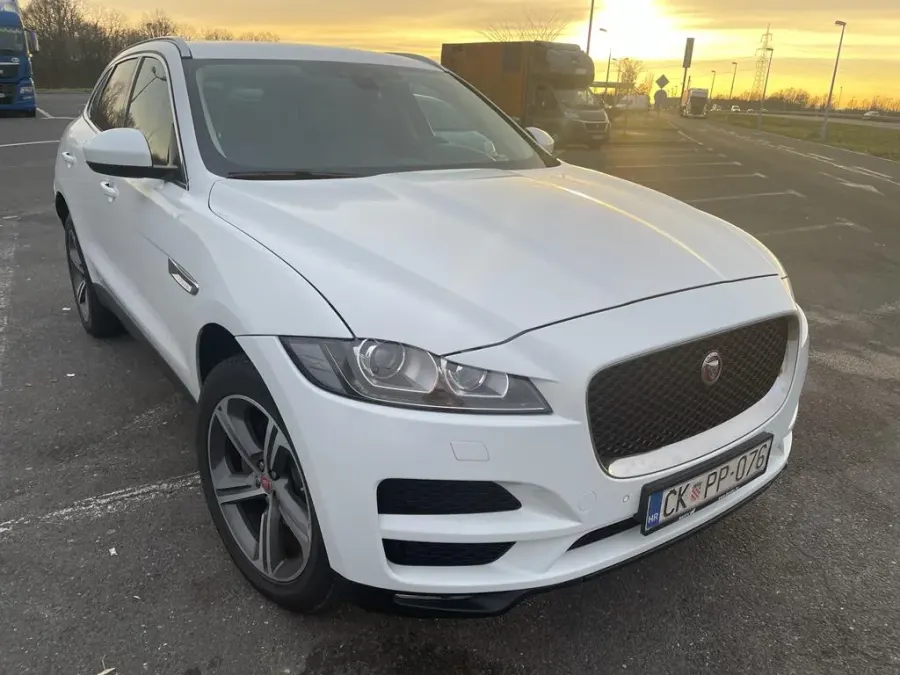 Jaguar F-Pace 2.0d — fotografija 3